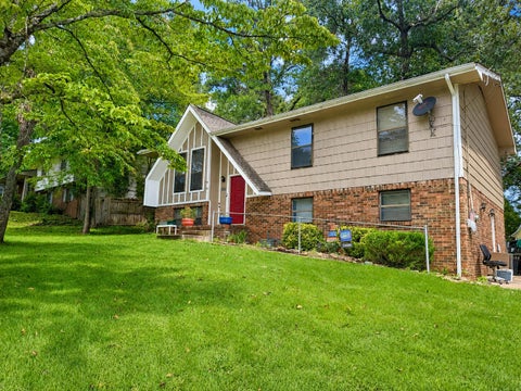 Photo of 1045 Hillcrest Road, Hixson, TN 37343 (MLS # 1541577)