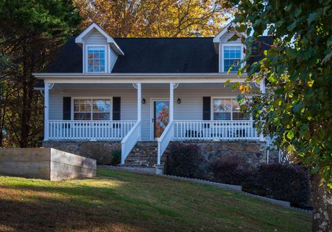 Homes For Sale - 49 W Pine Drive<br/> Ringgold, GA 30736