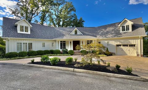 Photo of 1117 Winding Oaks Way, Chattanooga, TN 37405 (MLS # 1524801)