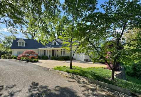 Photo of 1117 Winding Oaks Way, Chattanooga, TN 37405 (MLS # 1524801) Photo of 1117 Winding Oaks Way, Chattanooga, TN 37405 (MLS # 1524801)