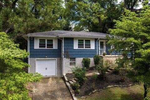 Photo of 711 Oxford Road, Chattanooga, TN 37405 (MLS # 1536640)