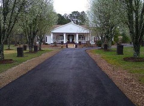 Photo of 1963 Thrasher Pike, Hixson, TN 37343 (MLS # 1518145) Photo of 1963 Thrasher Pike, Hixson, TN 37343 (MLS # 1518145)