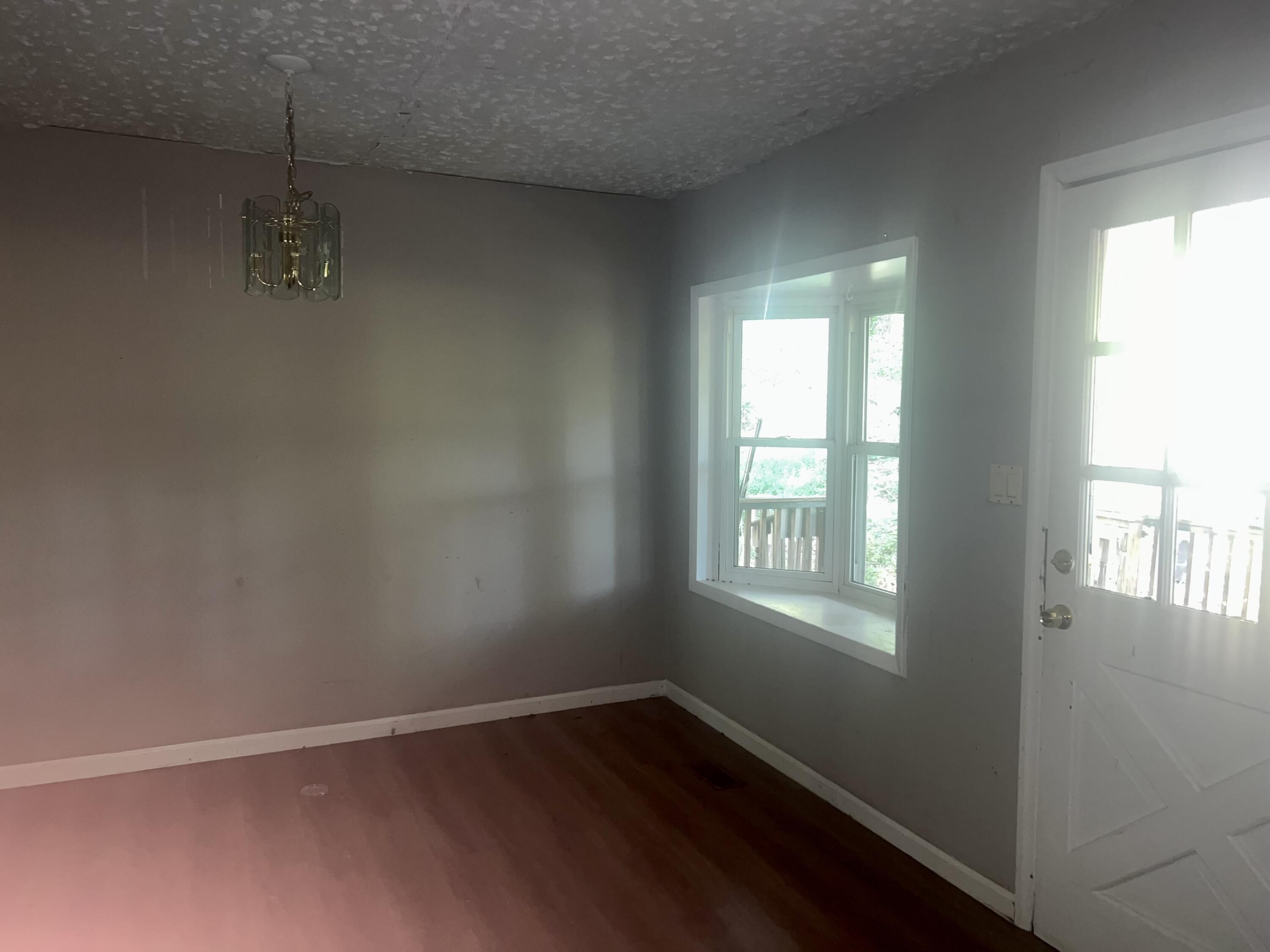 86 West Drive