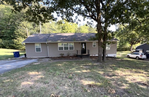 Homes For Sale - 1577 Akins Drive<br/> Chattanooga, TN 37411