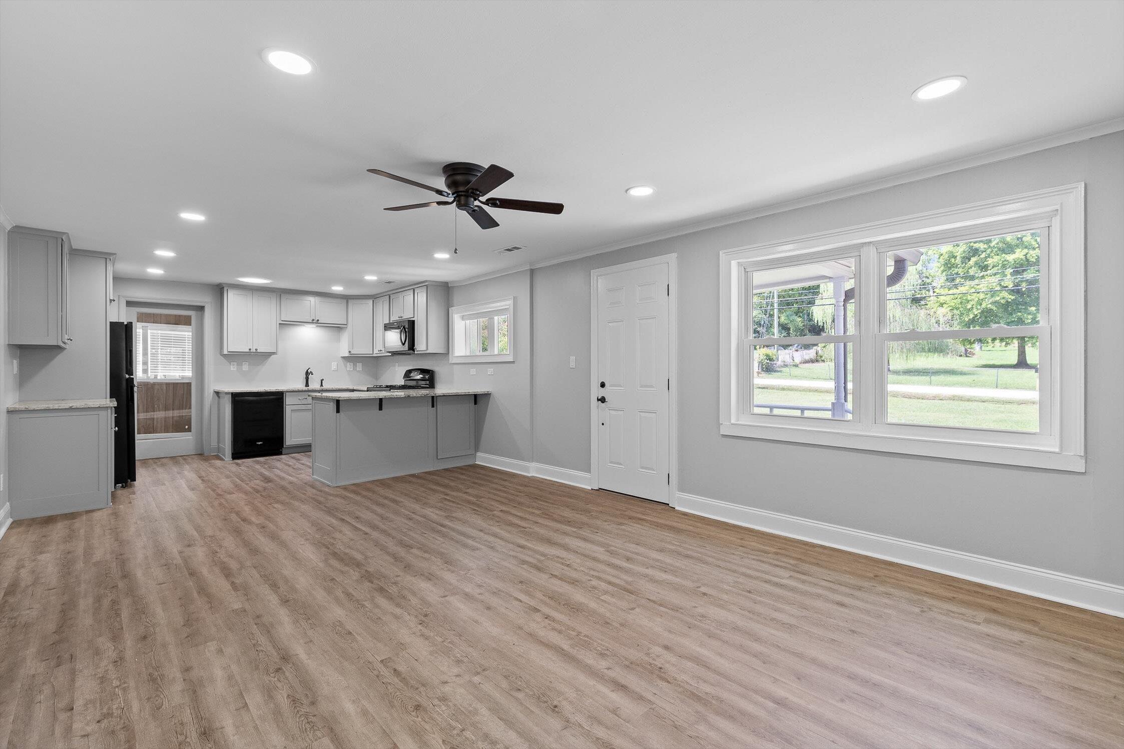 Chattanooga, Tennessee 37419, United States, 2 Bedrooms Bedrooms, ,1 BathroomBathrooms,Residential,Pending,209162