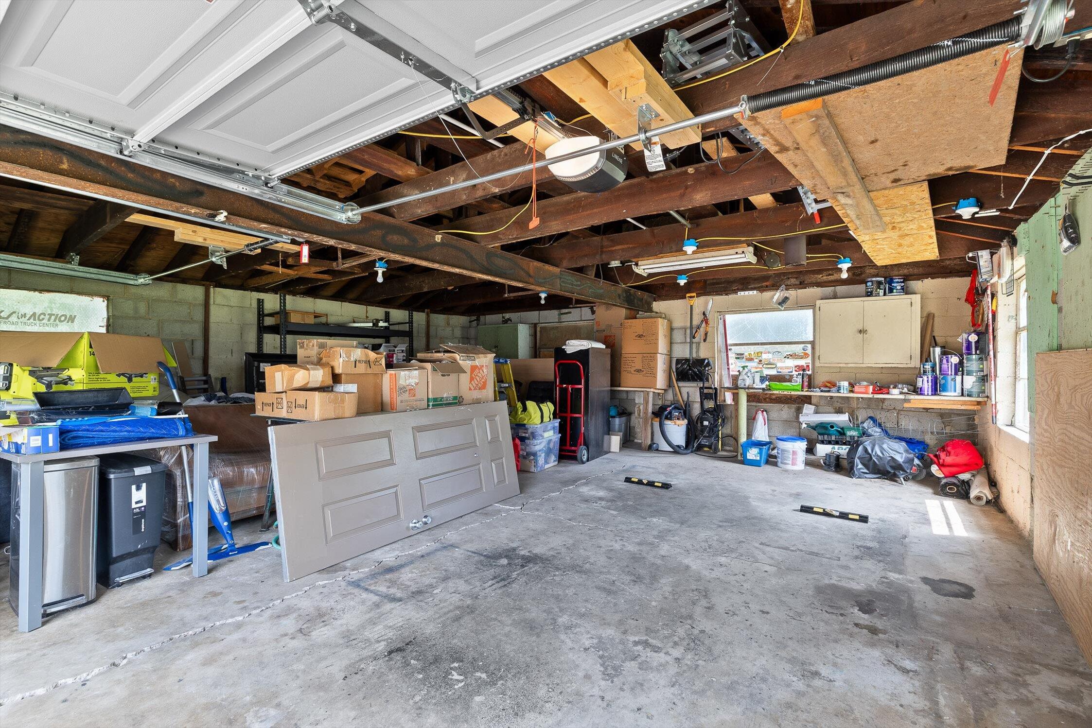 Chattanooga, Tennessee 37419, United States, 2 Bedrooms Bedrooms, ,1 BathroomBathrooms,Residential,Pending,209162