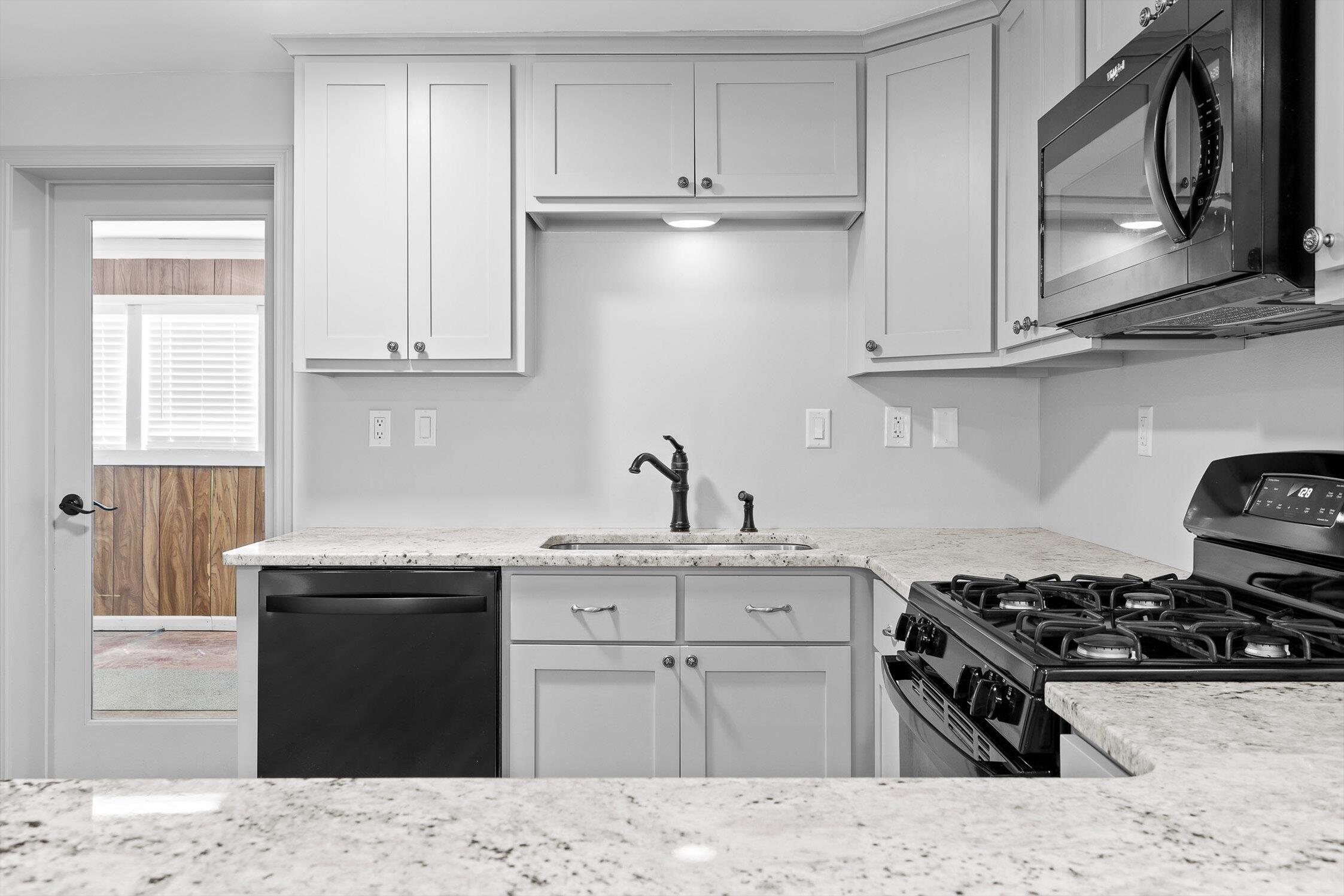 Chattanooga, Tennessee 37419, United States, 2 Bedrooms Bedrooms, ,1 BathroomBathrooms,Residential,Pending,209162