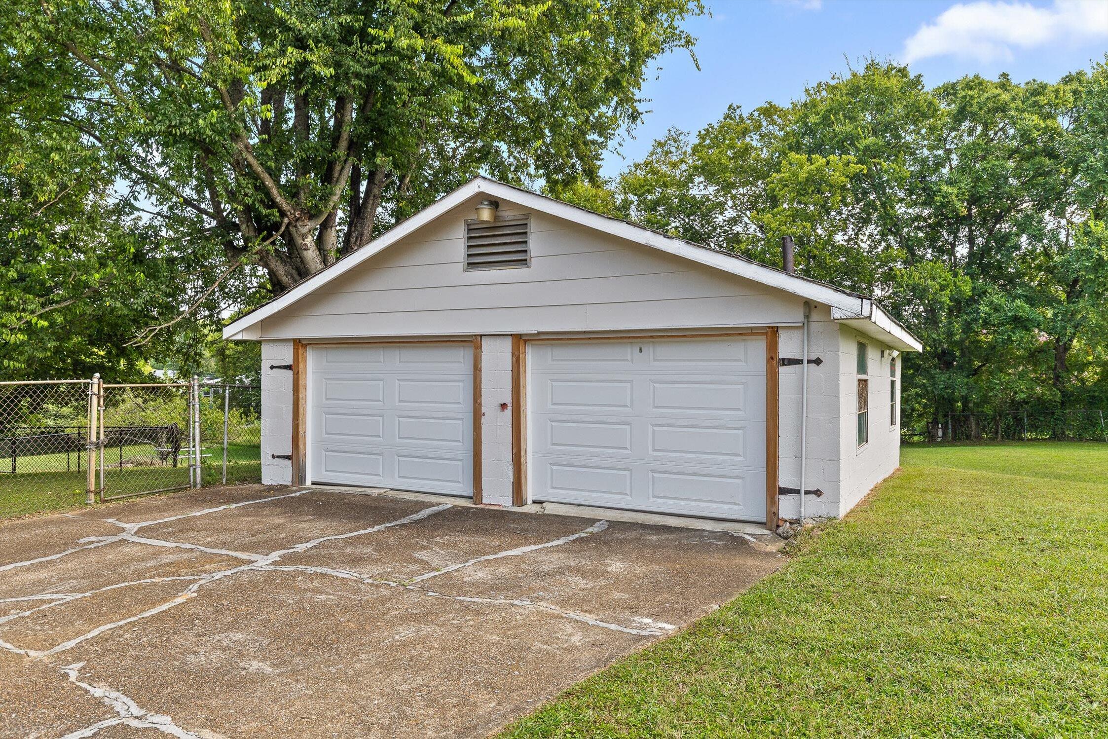 Chattanooga, Tennessee 37419, United States, 2 Bedrooms Bedrooms, ,1 BathroomBathrooms,Residential,Pending,209162