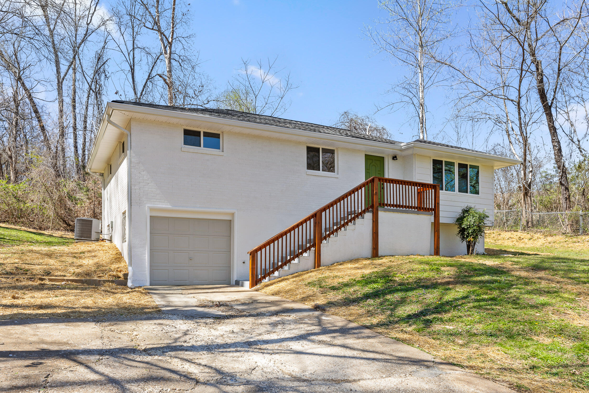 746 Roberta Drive, Rossville, Georgia image 2