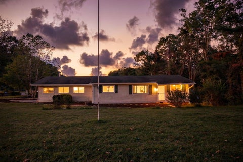 Photo of 2402 Corral Road, Signal Mountain, TN 37377 (MLS # 1543812)
