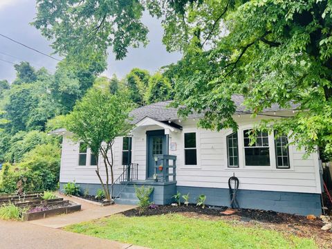 Photo of 1348 Hixson Pike, Chattanooga, TN 37405 (MLS # 1535279)