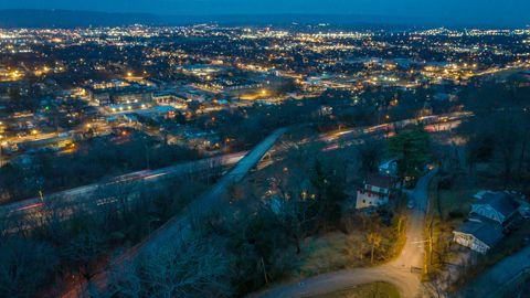 Photo of 2021 Ridgewood Dr, Chattanooga, TN 37404 (MLS # 1528554)