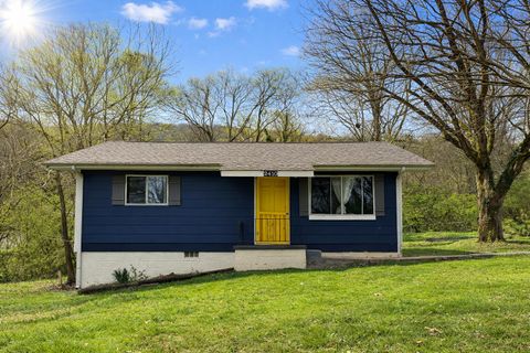 Photo of 2410 Frost Street, Chattanooga, TN 37406 (MLS # 1530075)