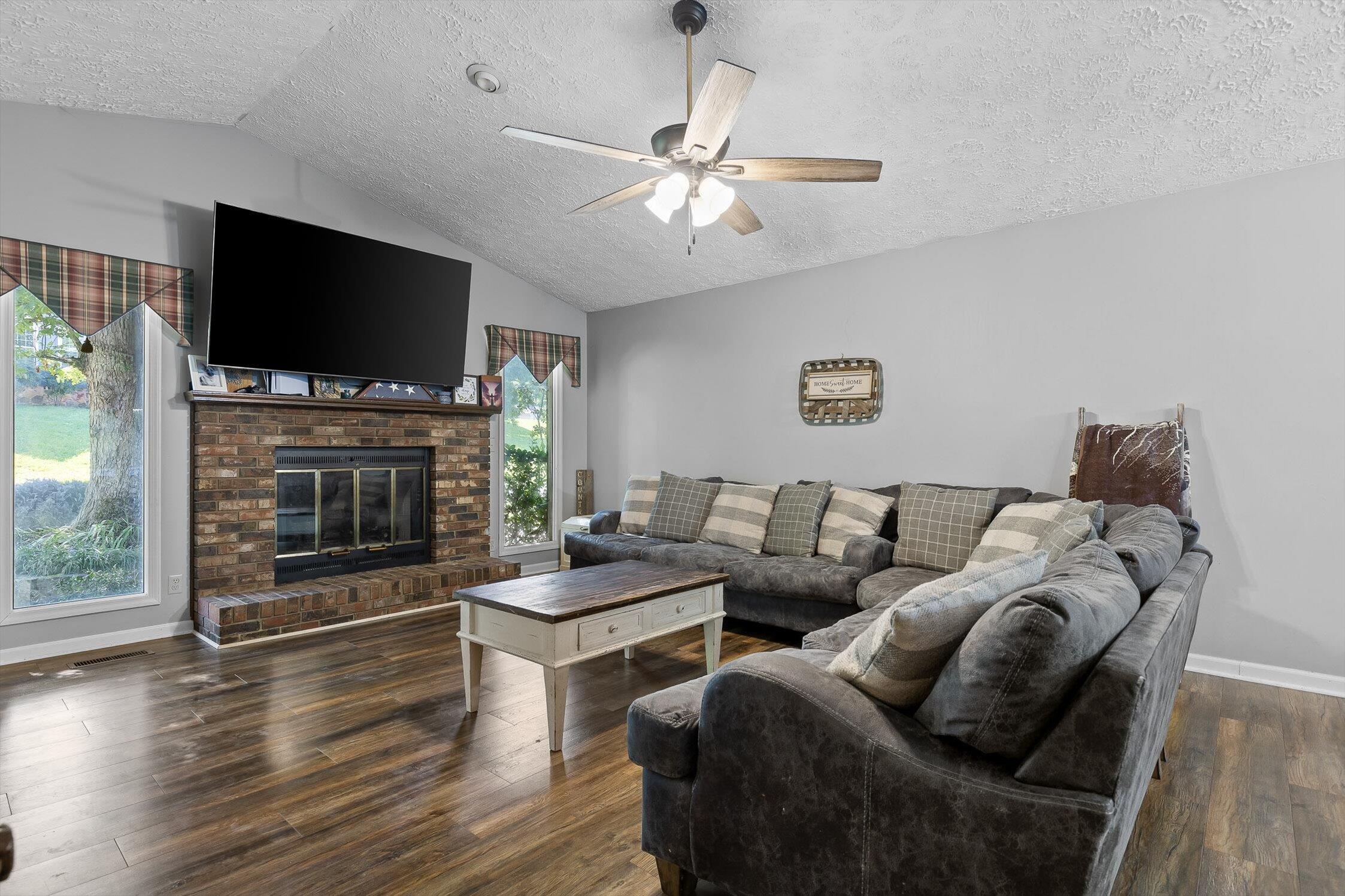 Chattanooga, Tennessee 37412, United States, 4 Bedrooms Bedrooms, ,3 BathroomsBathrooms,Residential,Active,200632