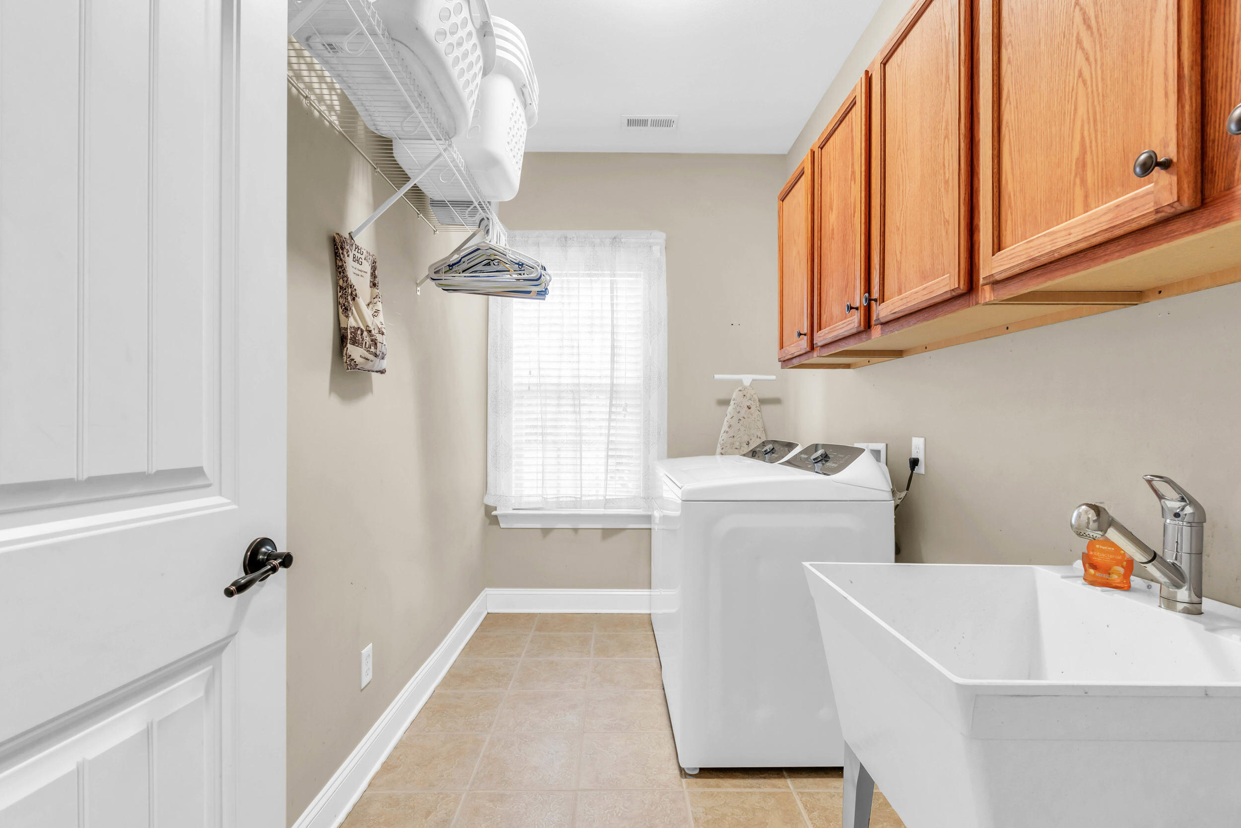 8358 Front Gate Circle, Ooltewah, Tennessee image 38