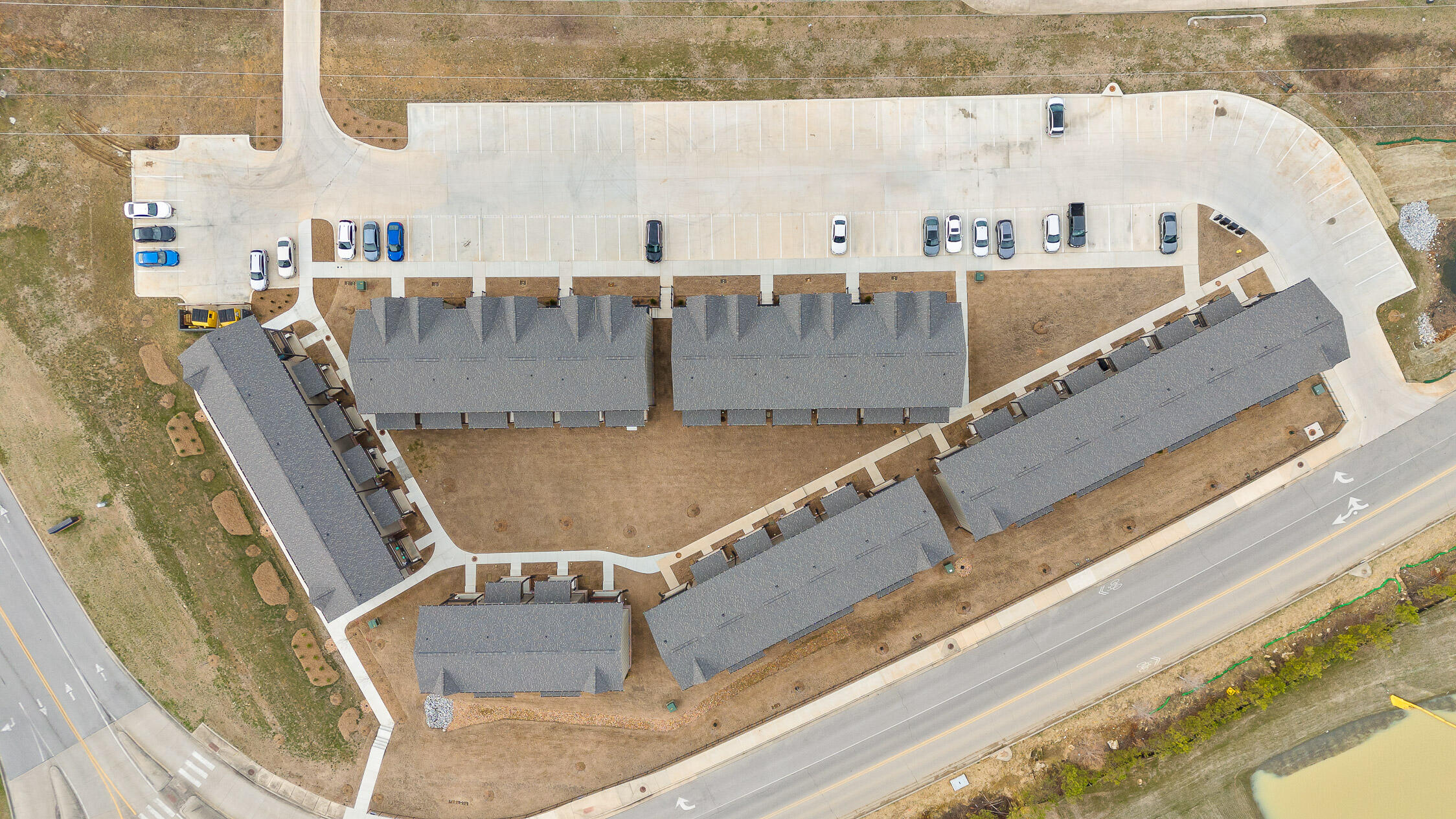 Chattanooga, Tennessee 37421, United States, 2 Bedrooms Bedrooms, ,2 BathroomsBathrooms,Residential,Pending,206495