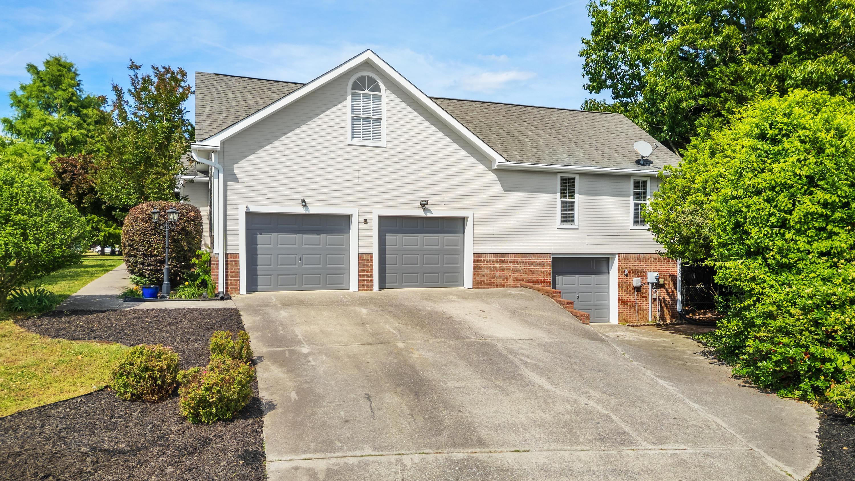 6601 Woody Cove Lane
