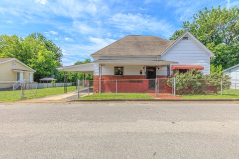 Photo of 1906 Raulston Street, Chattanooga, TN 37404 (MLS # 1534864)