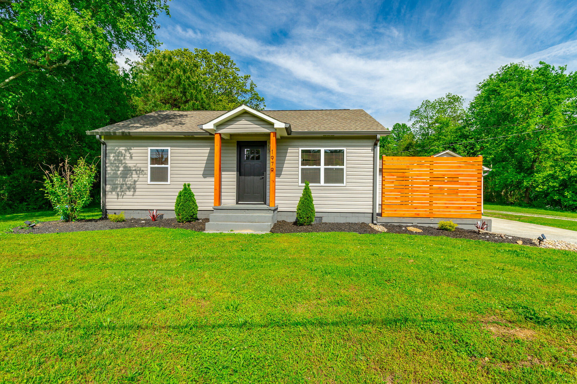 1979 Blythe Ferry Road, Dayton, Tennessee image 1