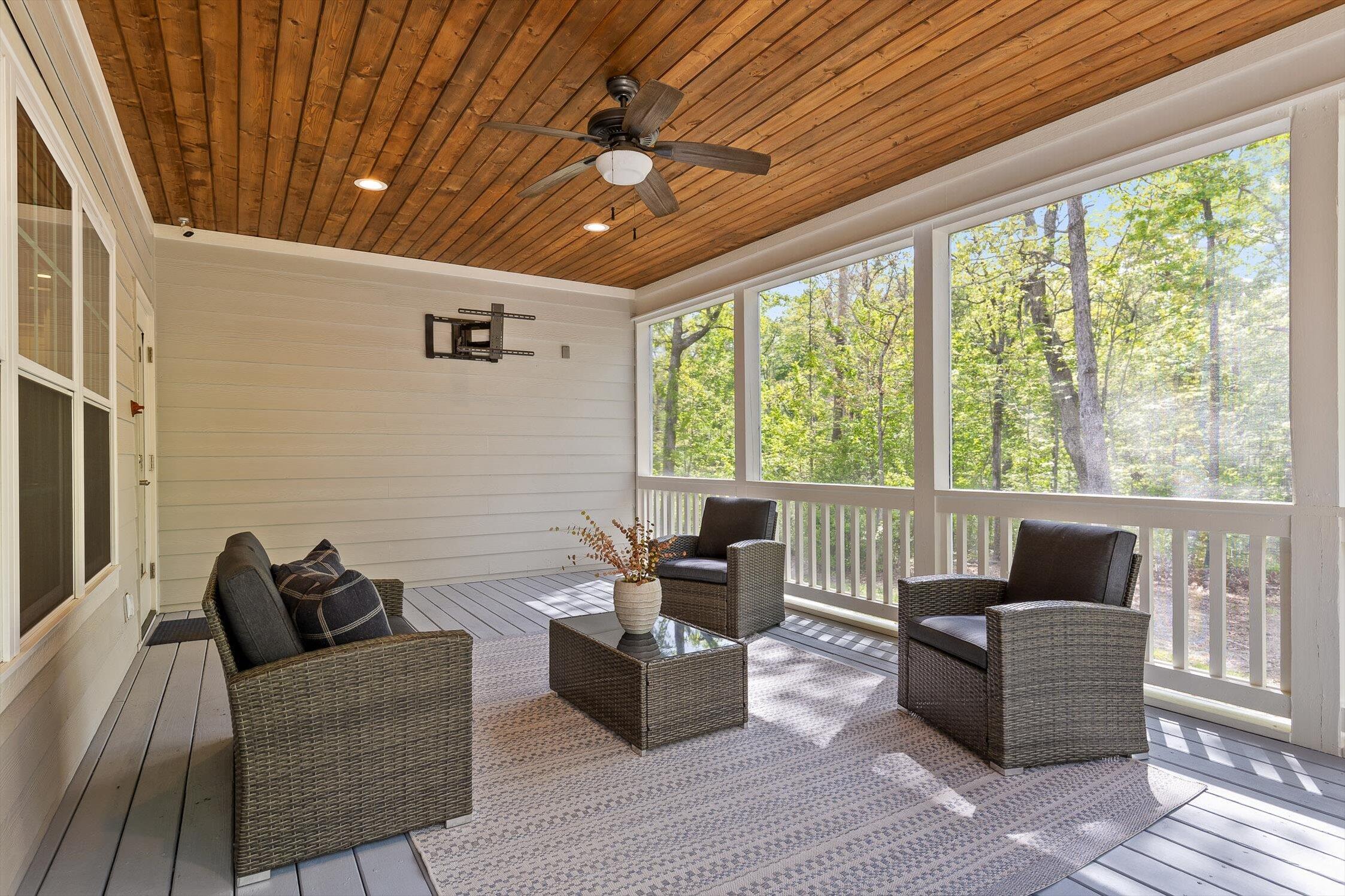 8221 Hixson Springs Road, Signal Mountain, Tennessee image 41
