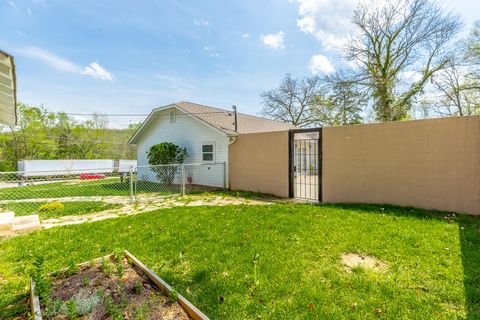 Tiny photo for 1308 Dry Valley Road, Rossville, GA 30741 (MLS # 1513199)