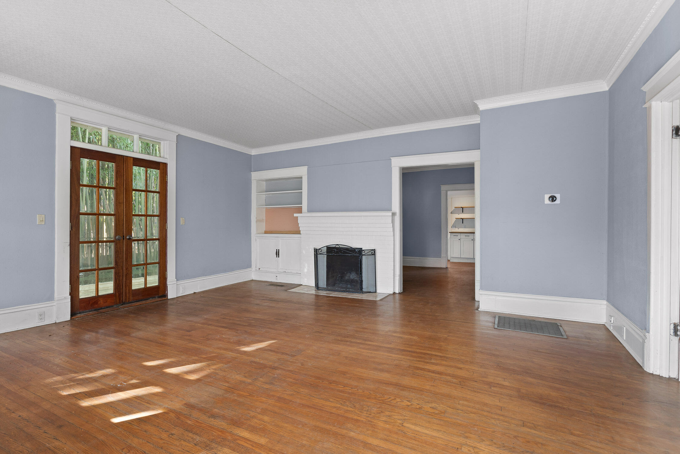 Chattanooga, Tennessee 37405, United States, 2 Bedrooms Bedrooms, ,2 BathroomsBathrooms,Residential,Contingent,4402