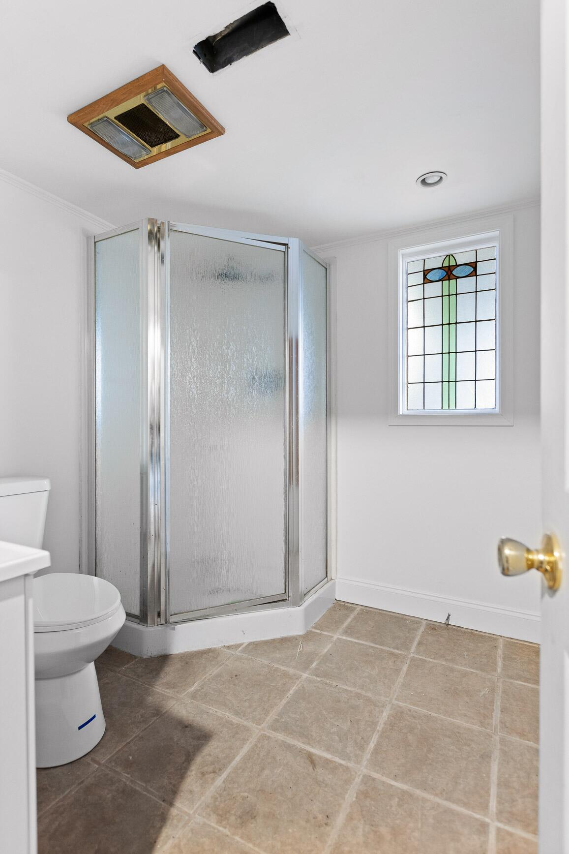 Chattanooga, Tennessee 37405, United States, 2 Bedrooms Bedrooms, ,2 BathroomsBathrooms,Residential,Contingent,4402