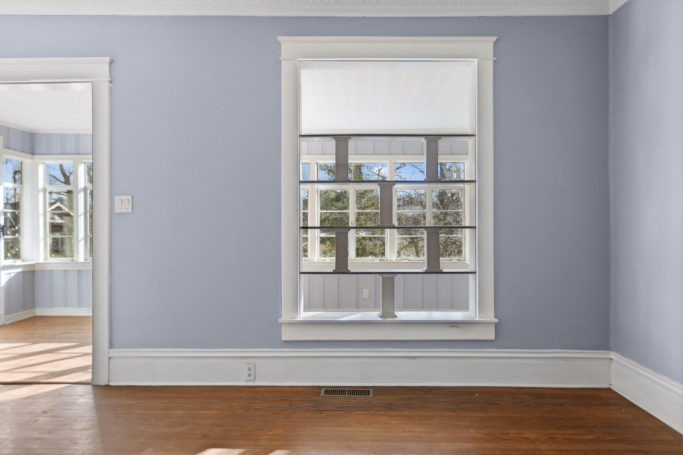 Chattanooga, Tennessee 37405, United States, 2 Bedrooms Bedrooms, ,2 BathroomsBathrooms,Residential,Contingent,4402