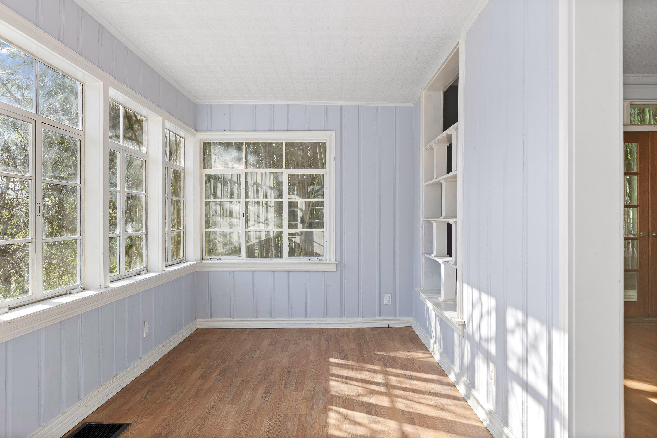 Chattanooga, Tennessee 37405, United States, 2 Bedrooms Bedrooms, ,2 BathroomsBathrooms,Residential,Contingent,4402