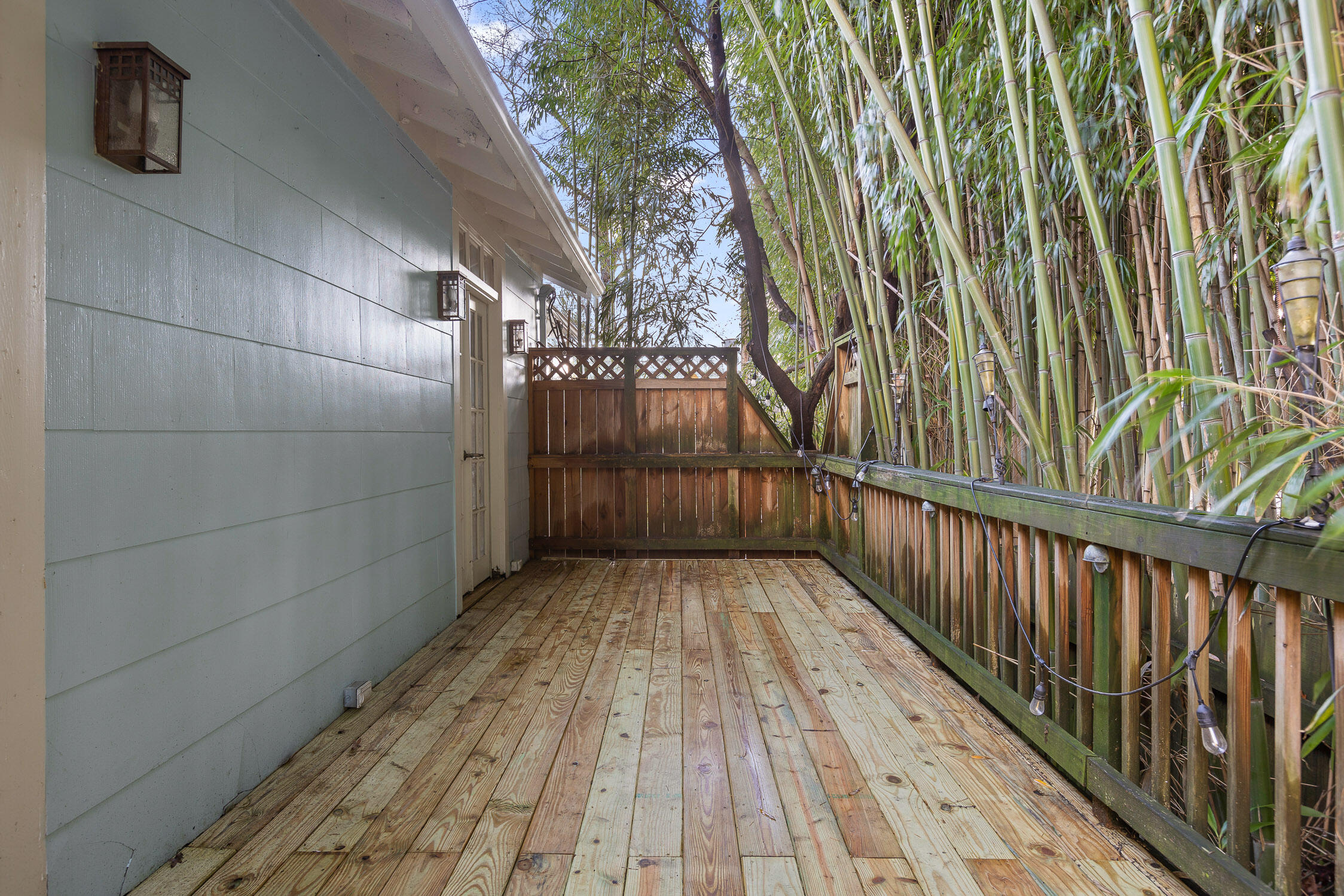 Chattanooga, Tennessee 37405, United States, 2 Bedrooms Bedrooms, ,2 BathroomsBathrooms,Residential,Contingent,4402