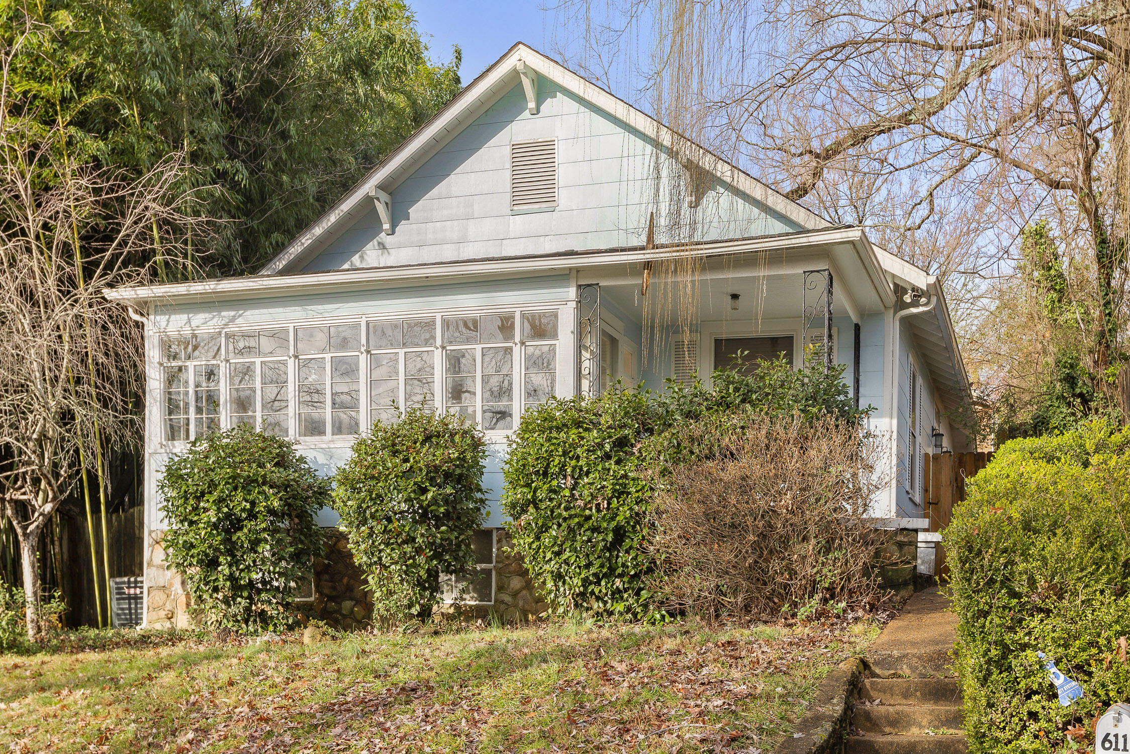 Chattanooga, Tennessee 37405, United States, 2 Bedrooms Bedrooms, ,2 BathroomsBathrooms,Residential,Contingent,4402