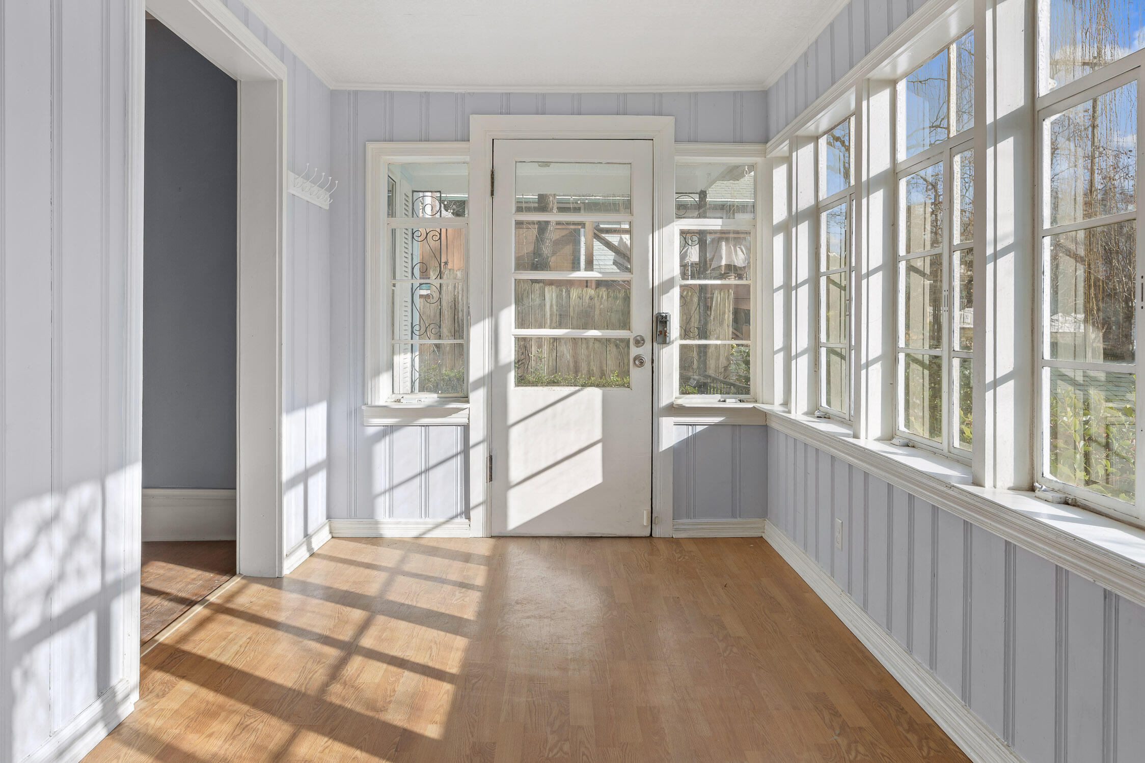 Chattanooga, Tennessee 37405, United States, 2 Bedrooms Bedrooms, ,2 BathroomsBathrooms,Residential,Contingent,4402