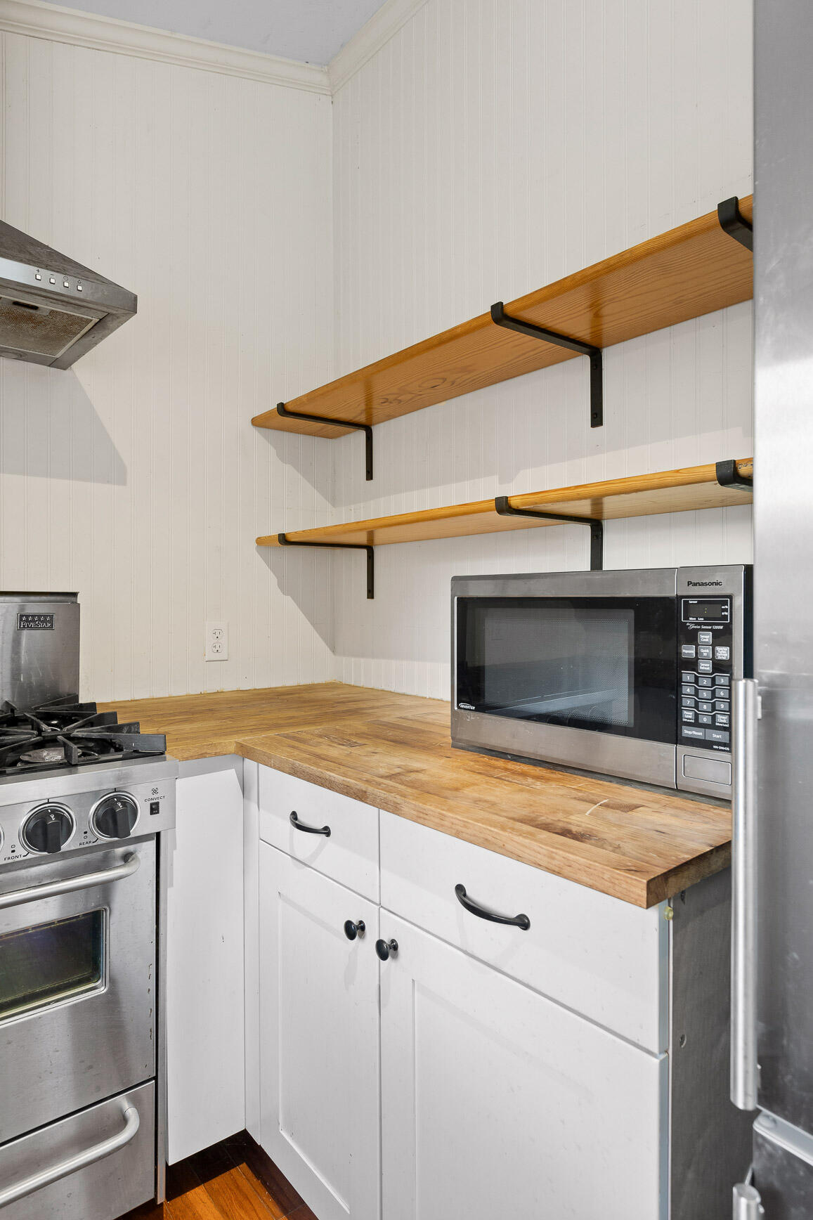 Chattanooga, Tennessee 37405, United States, 2 Bedrooms Bedrooms, ,2 BathroomsBathrooms,Residential,Contingent,4402