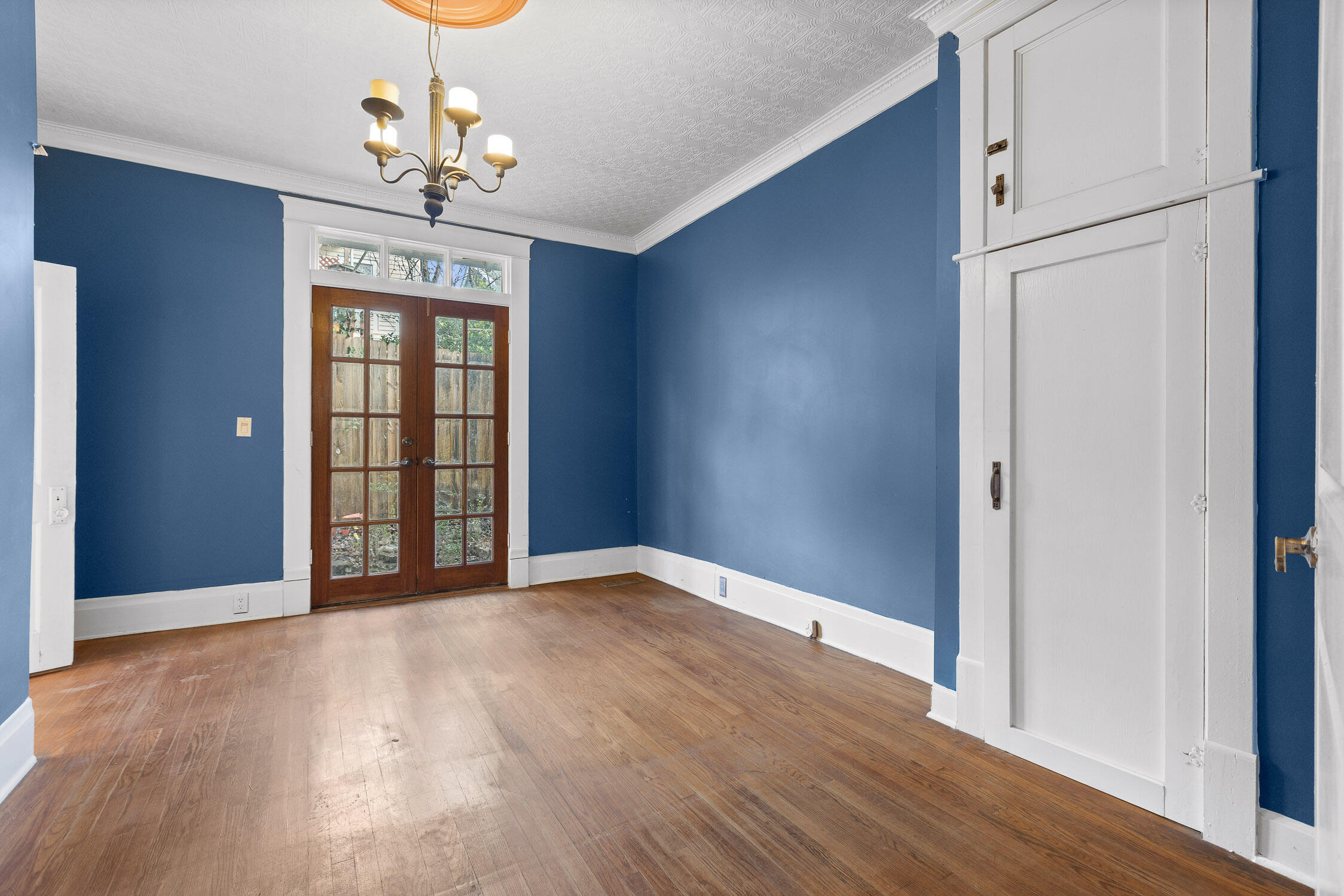 Chattanooga, Tennessee 37405, United States, 2 Bedrooms Bedrooms, ,2 BathroomsBathrooms,Residential,Contingent,4402