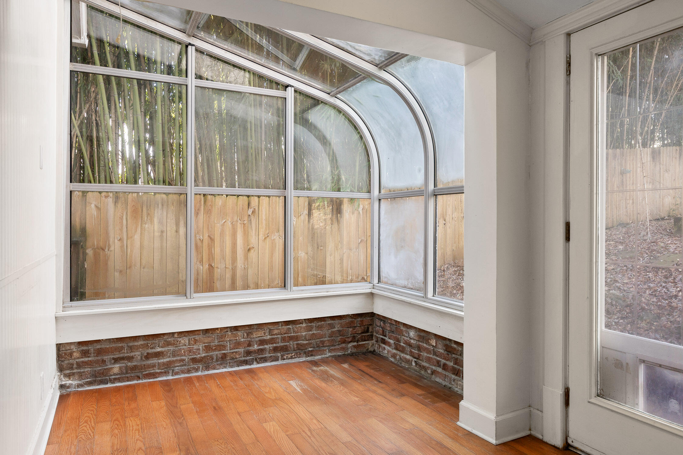 Chattanooga, Tennessee 37405, United States, 2 Bedrooms Bedrooms, ,2 BathroomsBathrooms,Residential,Contingent,4402