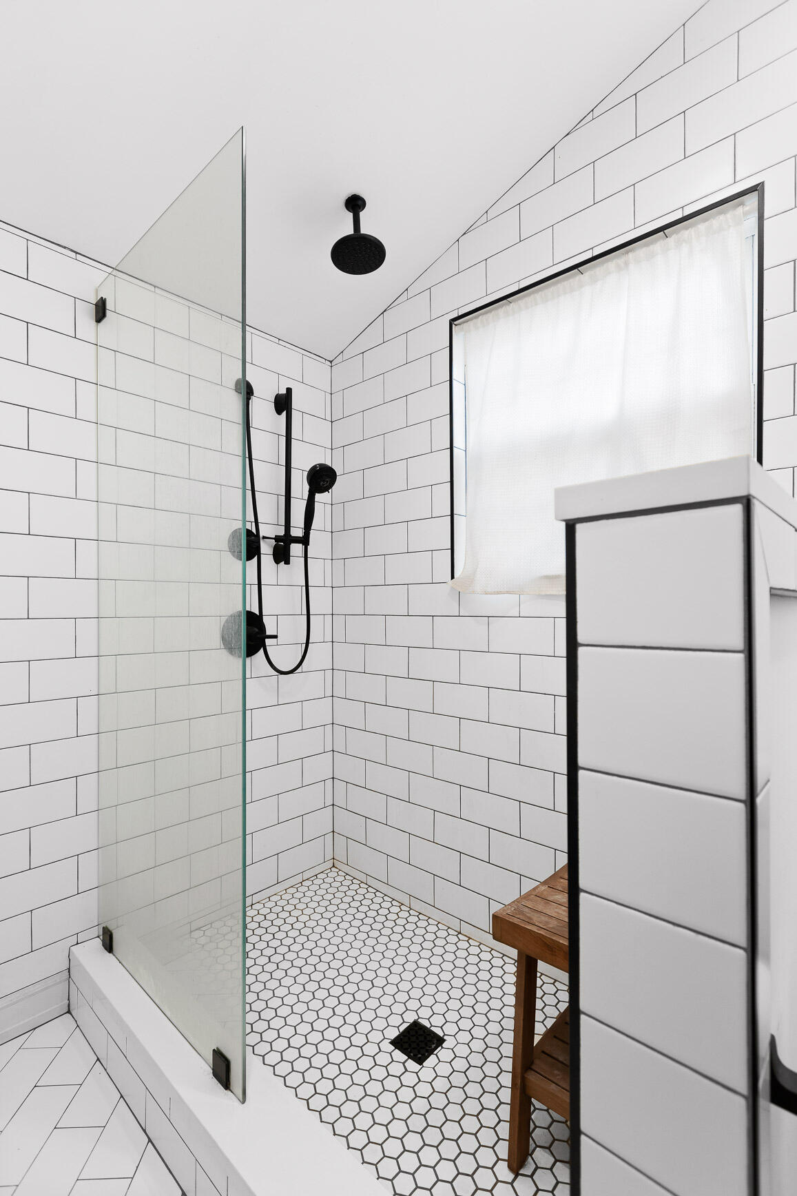 Chattanooga, Tennessee 37405, United States, 2 Bedrooms Bedrooms, ,2 BathroomsBathrooms,Residential,Contingent,4402