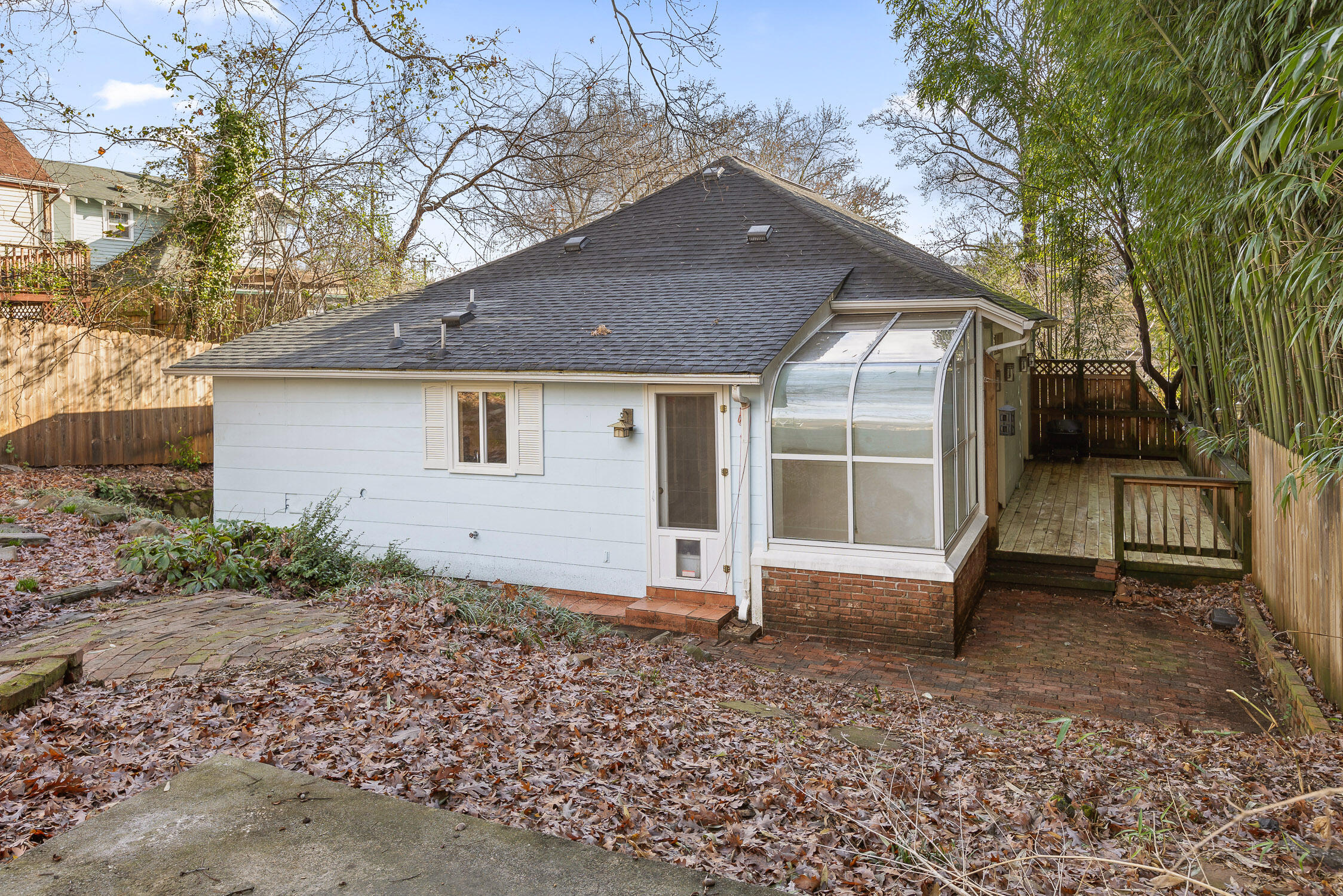 Chattanooga, Tennessee 37405, United States, 2 Bedrooms Bedrooms, ,2 BathroomsBathrooms,Residential,Contingent,4402