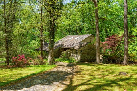 Photo of 105 Riverpoint Road, Signal Mountain, TN 37377 (MLS # 1534575)