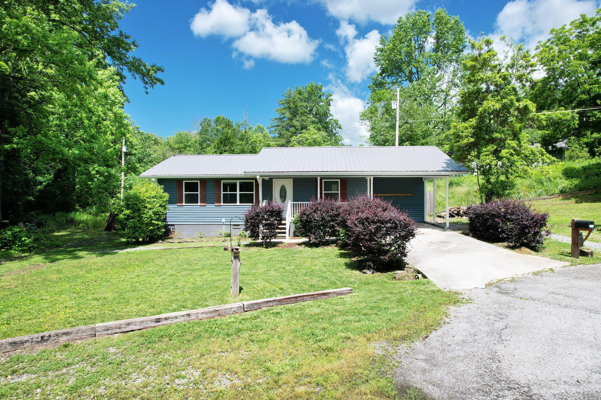 724 Sequoya Lane, Etowah, Tennessee image 3