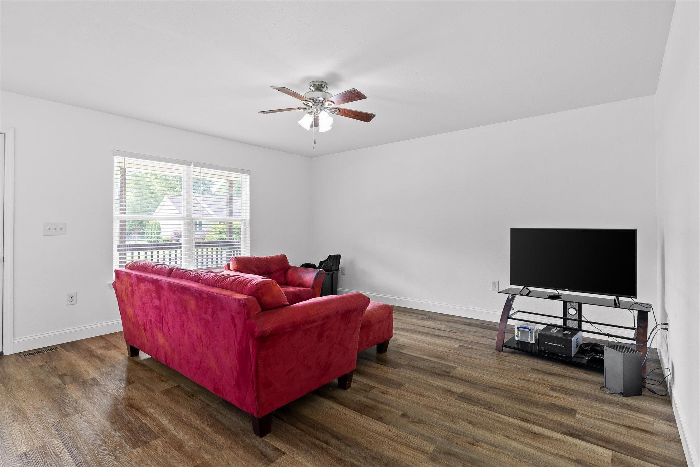 128 Mountain Breeze Avenue, Dayton, Tennessee image 2