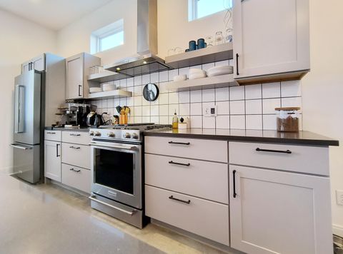 Tiny photo for 18 E 16th Street, Chattanooga, TN 37408 (MLS # 1528117)