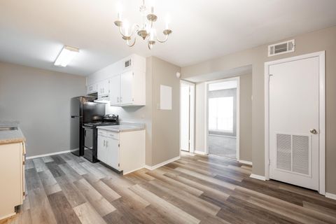 Tiny photo for 900 Mountain Creek Road, Chattanooga, TN 37405 (MLS # 1525866)