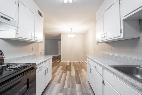 Tiny photo for 900 Mountain Creek Road, Chattanooga, TN 37405 (MLS # 1525866)