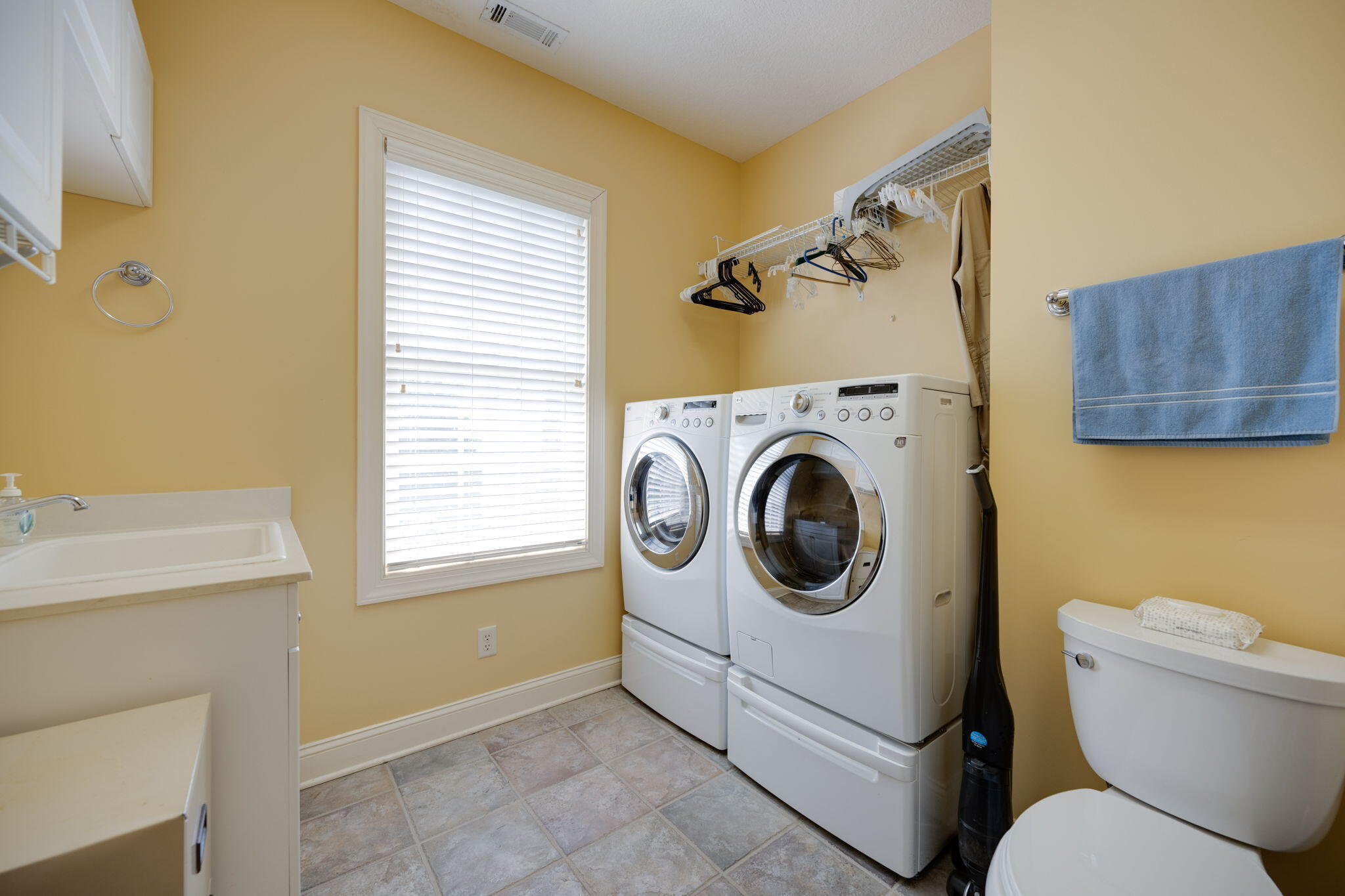 Hixson, Tennessee 37343, United States, 4 Bedrooms Bedrooms, ,4 BathroomsBathrooms,Residential,Pending,22261