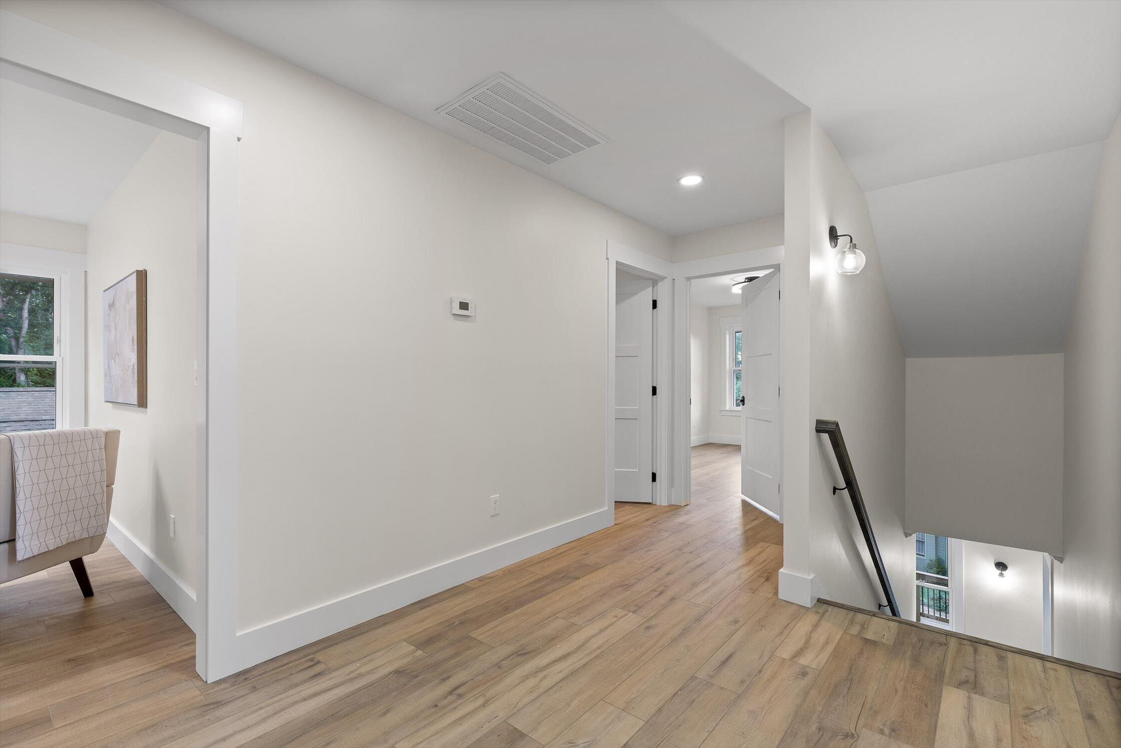 Chattanooga, Tennessee 37409, United States, 4 Bedrooms Bedrooms, ,3 BathroomsBathrooms,Residential,Contingent,137514