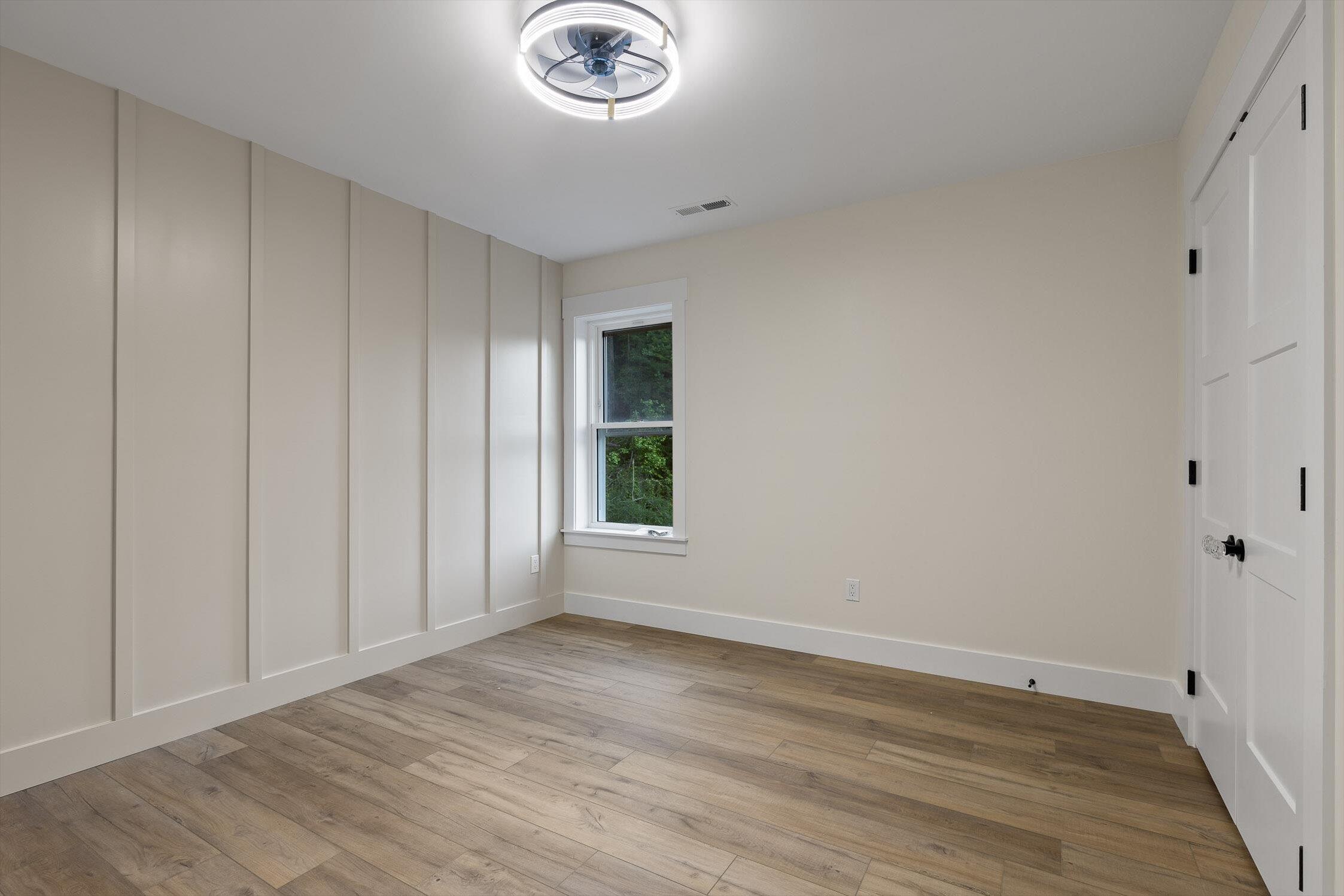 Chattanooga, Tennessee 37409, United States, 4 Bedrooms Bedrooms, ,3 BathroomsBathrooms,Residential,Contingent,137514