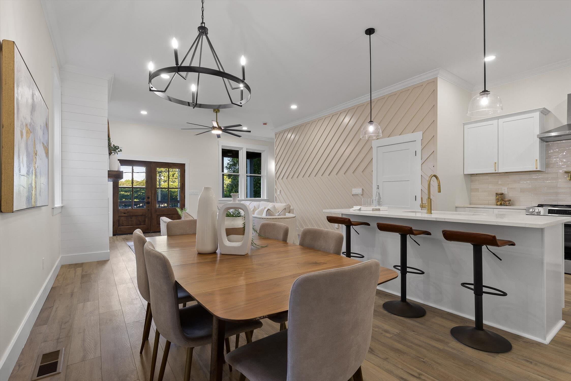 Chattanooga, Tennessee 37409, United States, 4 Bedrooms Bedrooms, ,3 BathroomsBathrooms,Residential,Contingent,137514