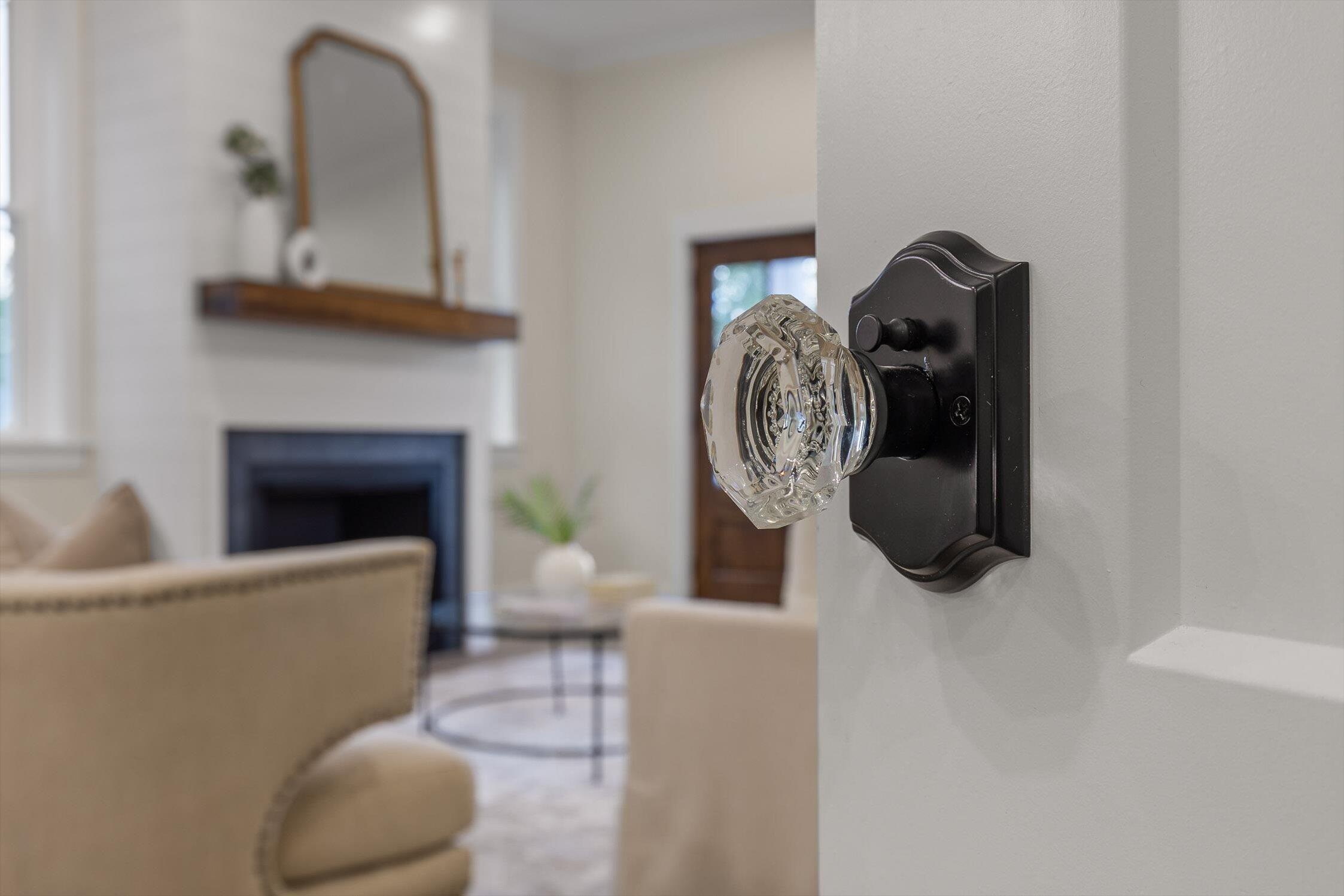 Chattanooga, Tennessee 37409, United States, 4 Bedrooms Bedrooms, ,3 BathroomsBathrooms,Residential,Contingent,137514