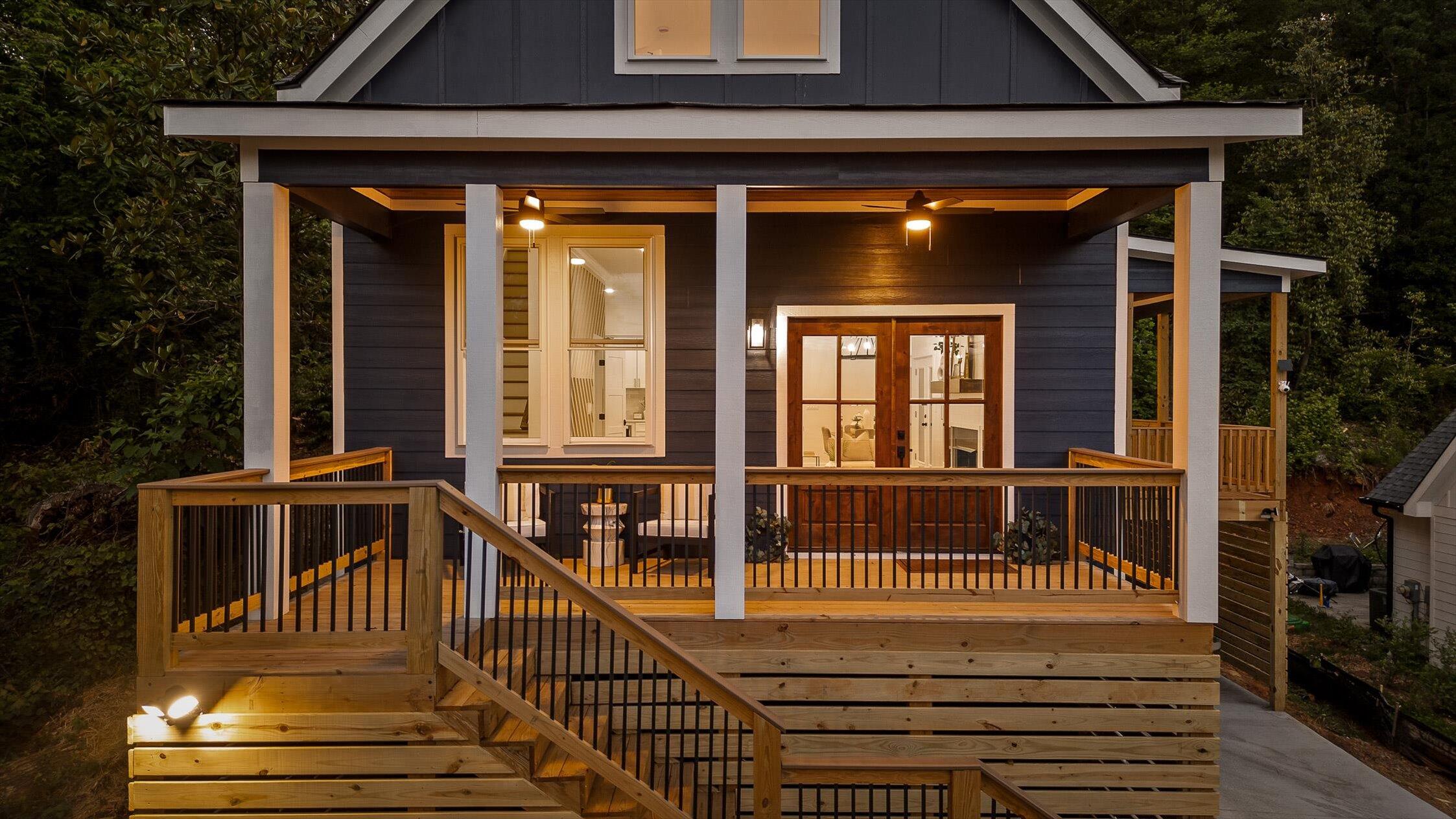 Chattanooga, Tennessee 37409, United States, 4 Bedrooms Bedrooms, ,3 BathroomsBathrooms,Residential,Contingent,137514