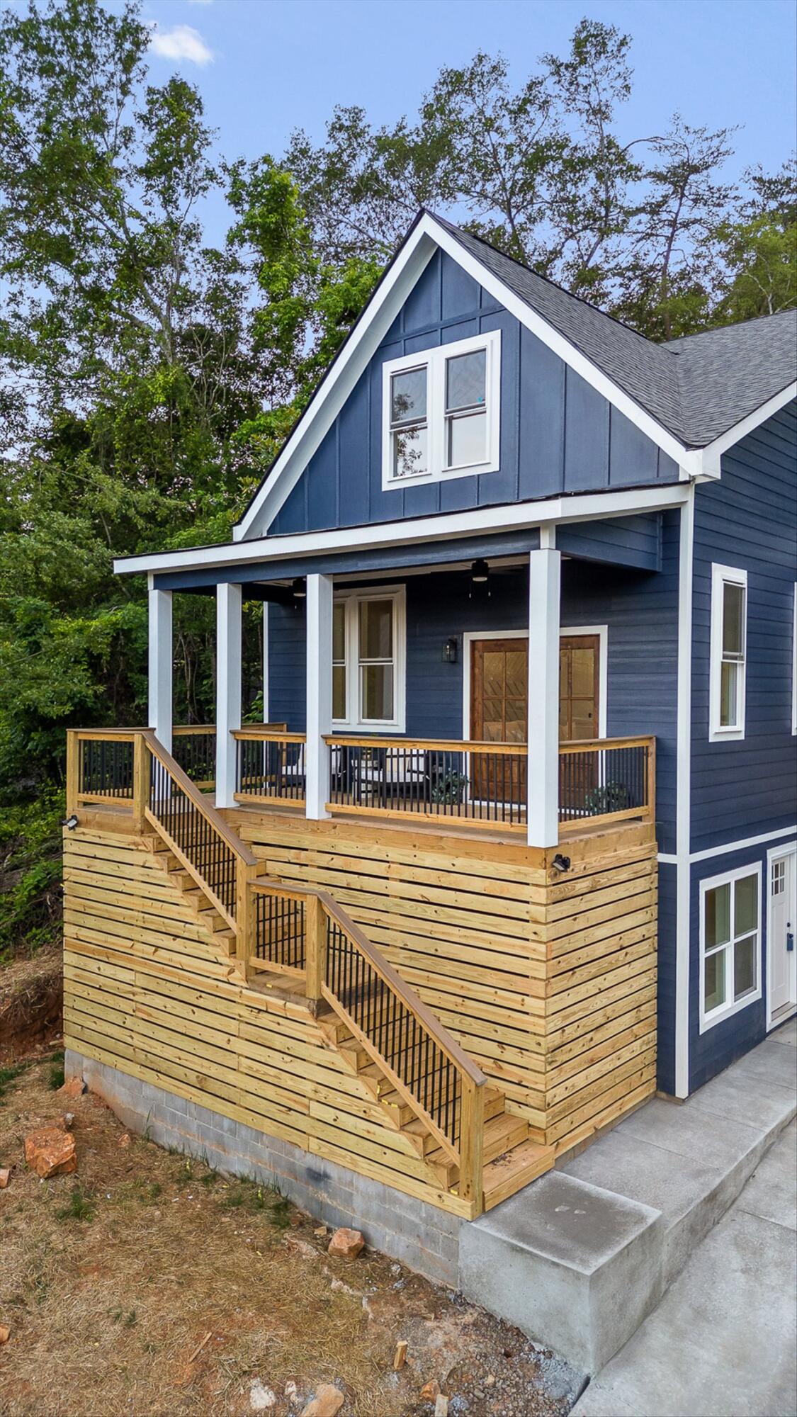 Chattanooga, Tennessee 37409, United States, 4 Bedrooms Bedrooms, ,3 BathroomsBathrooms,Residential,Contingent,137514